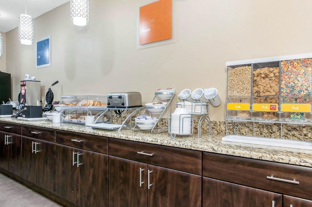 Comfort Suites Terre Haute University Area Dış mekan fotoğraf