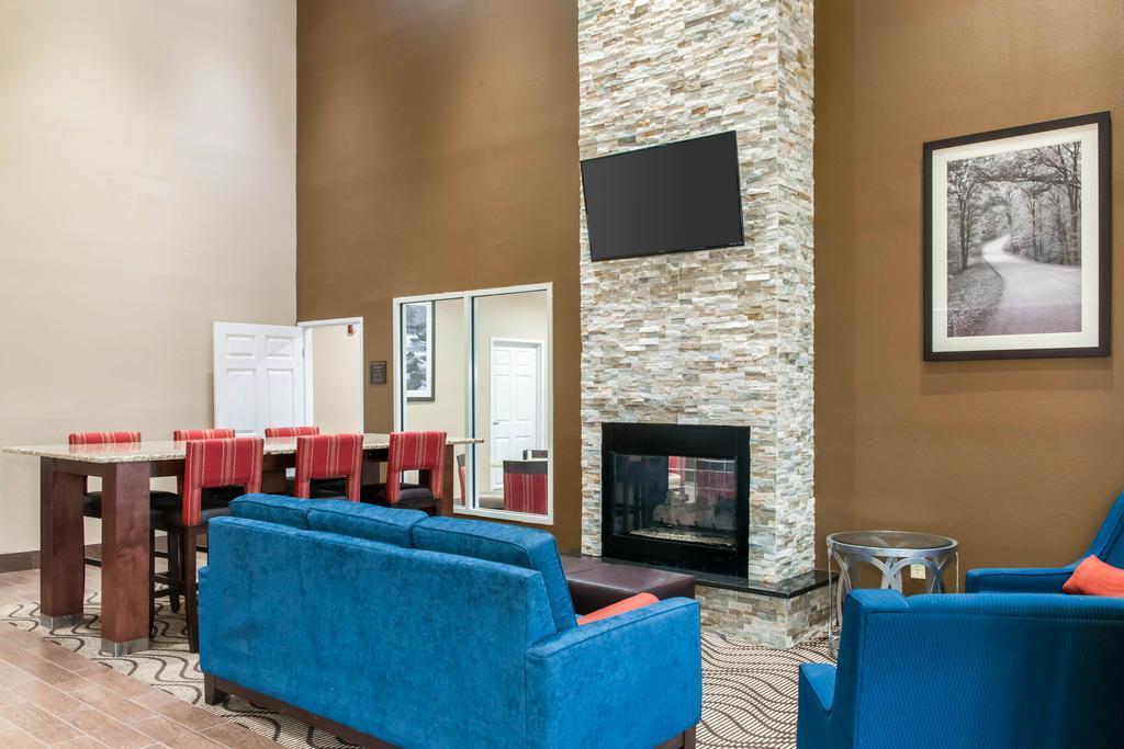Comfort Suites Terre Haute University Area Dış mekan fotoğraf