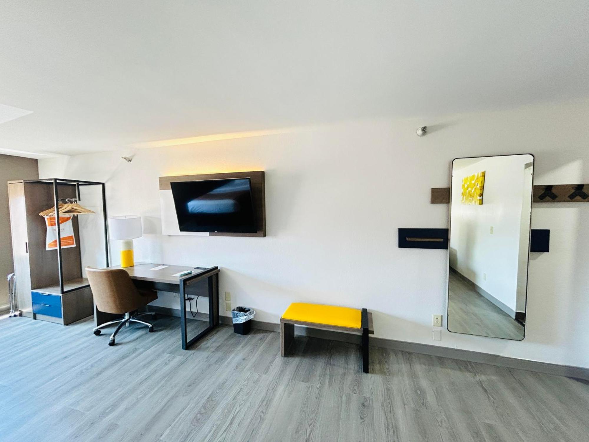 Comfort Suites Terre Haute University Area Dış mekan fotoğraf