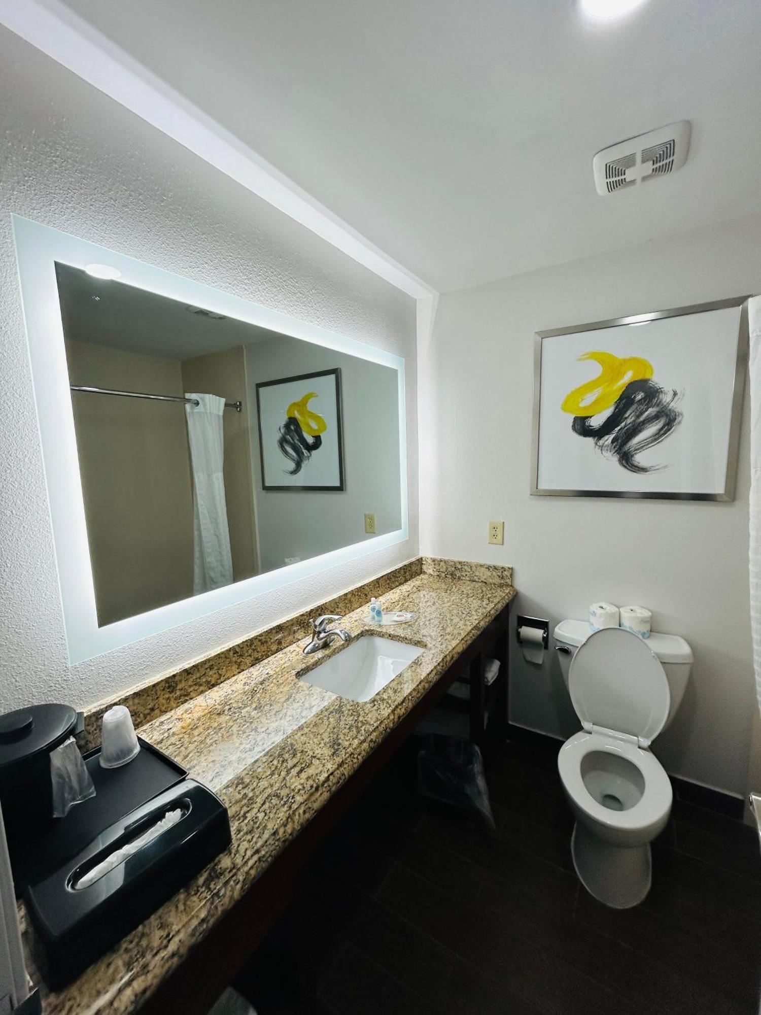 Comfort Suites Terre Haute University Area Dış mekan fotoğraf