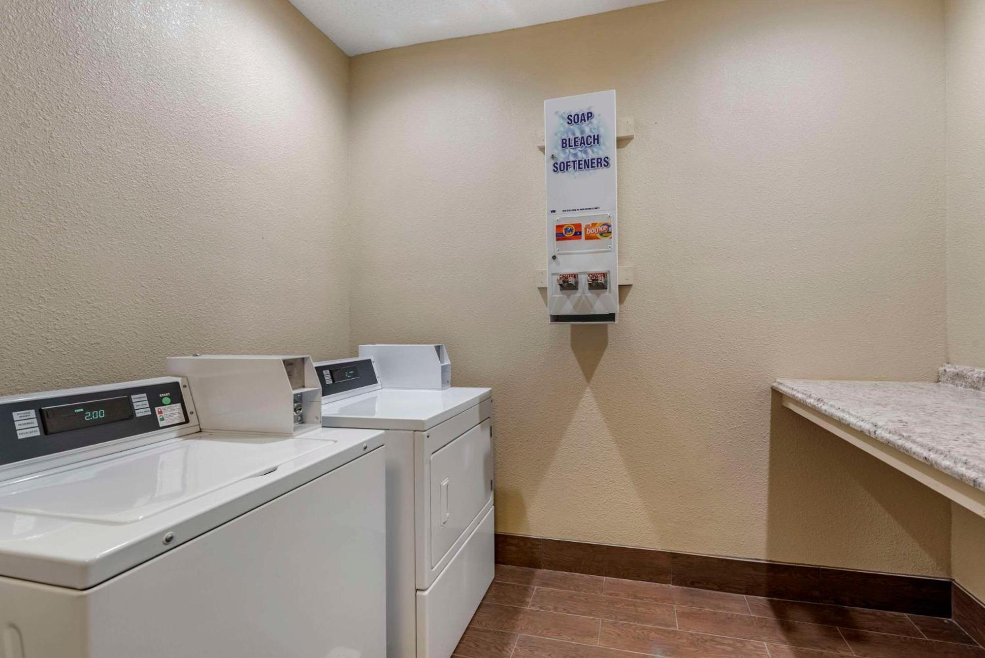 Comfort Suites Terre Haute University Area Dış mekan fotoğraf