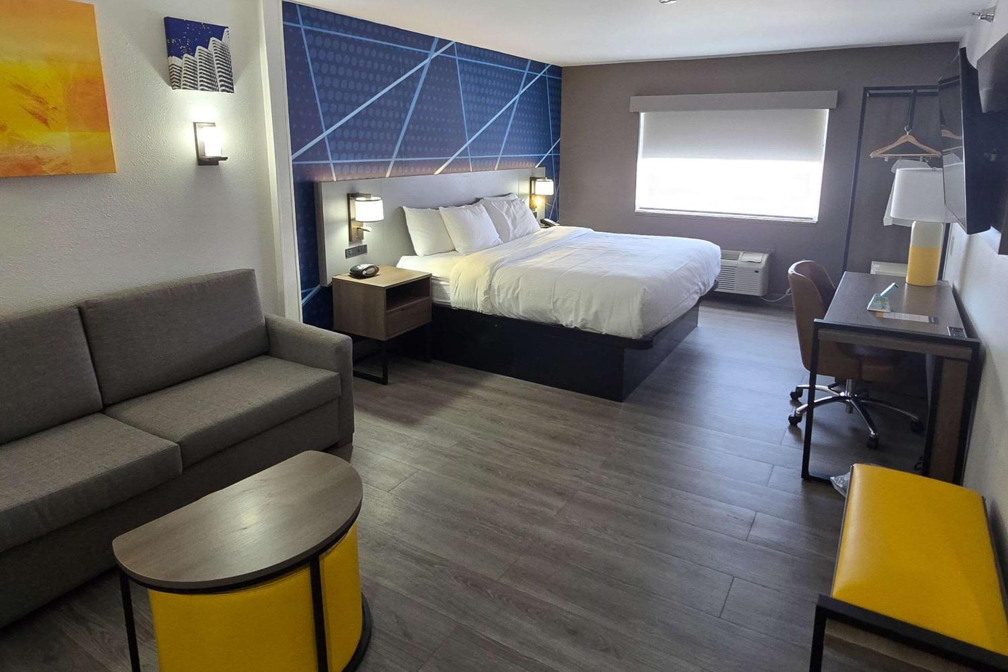 Comfort Suites Terre Haute University Area Dış mekan fotoğraf