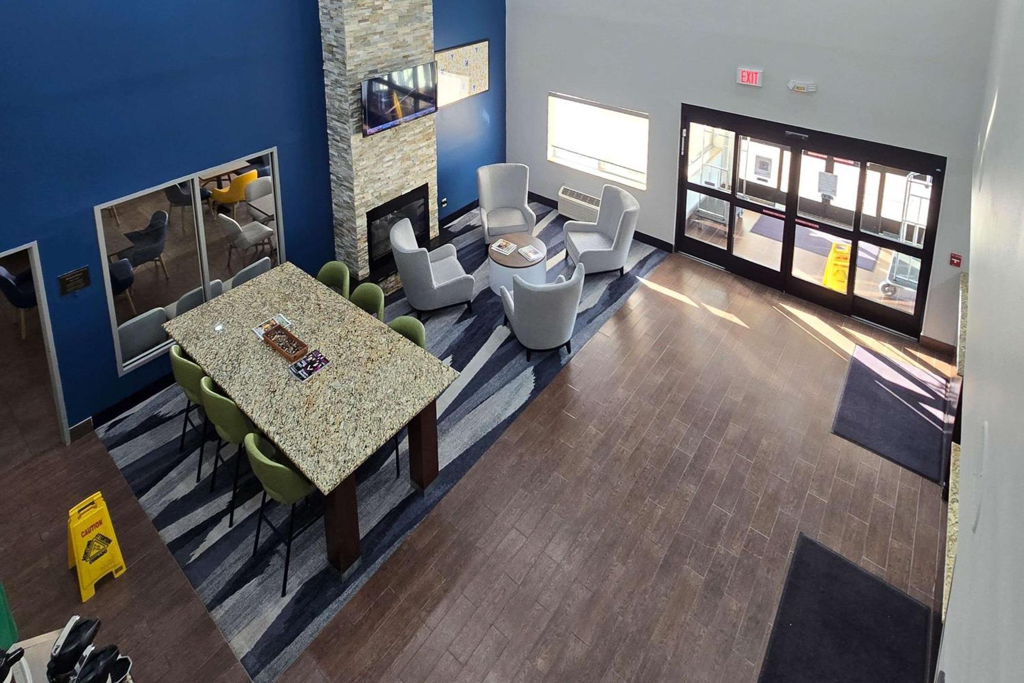 Comfort Suites Terre Haute University Area Dış mekan fotoğraf